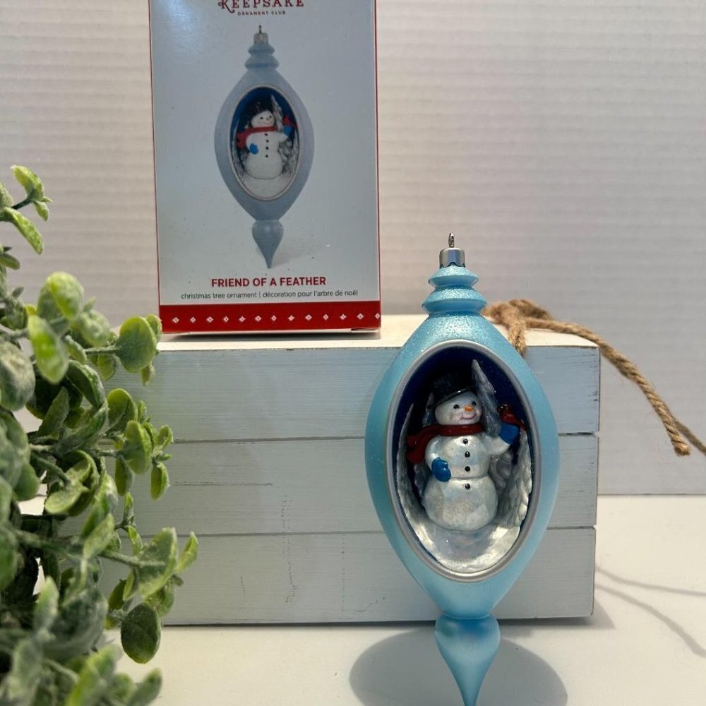 2015 Hallmark Keepsake "Friends of a Feather" Ornament Club Exclusive
